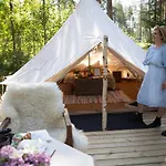 Lüks kamp alanı Karkausmaeki Glamping Kinnula