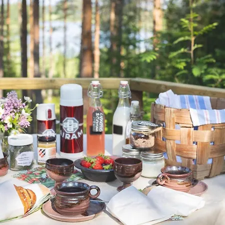 Karkausmaeki Glamping *